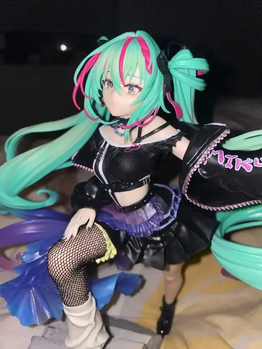 FIGURIZMα Hatsune Miku - Punk! Figure